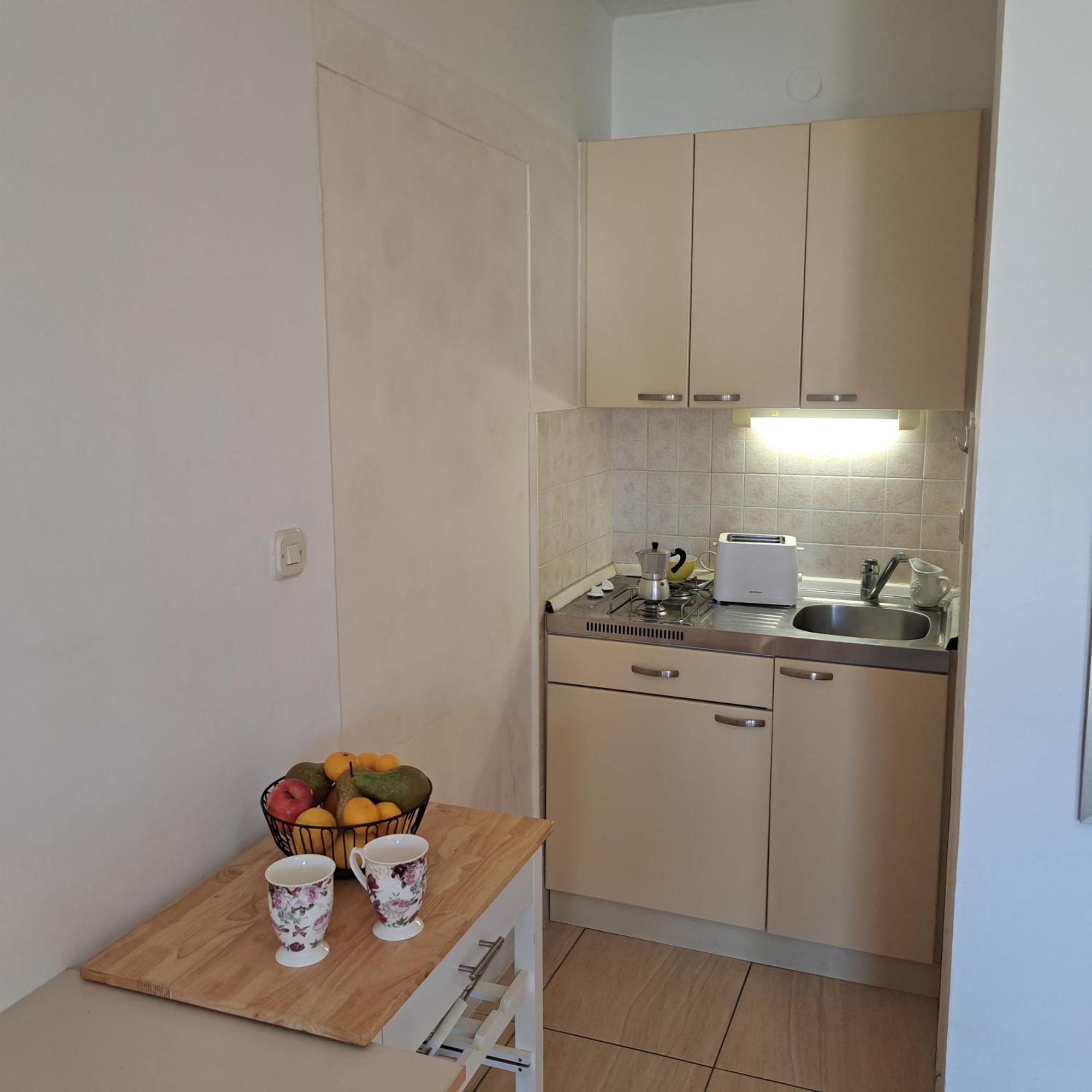 Apartment Jelka Malinska Extérieur photo