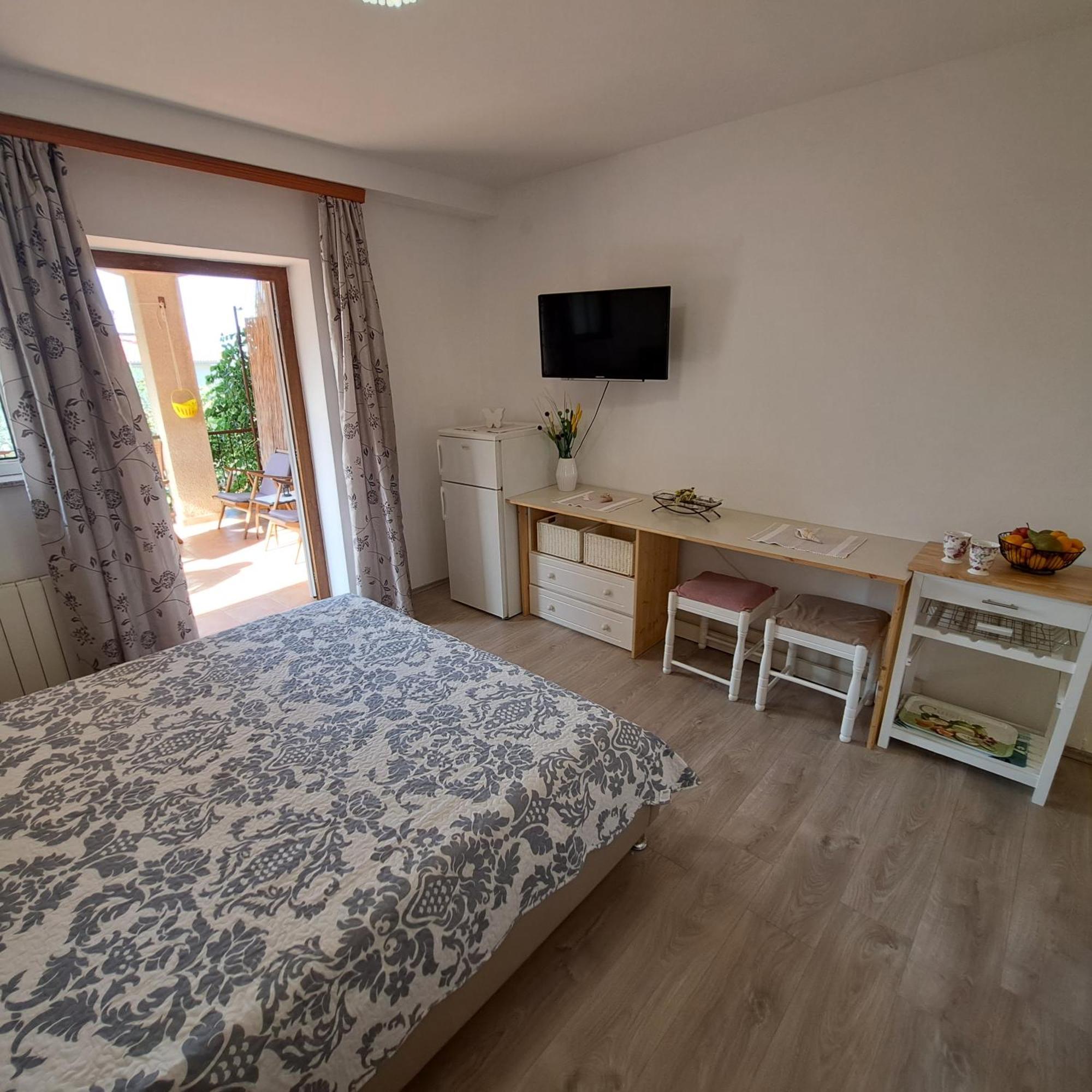 Apartment Jelka Malinska Extérieur photo
