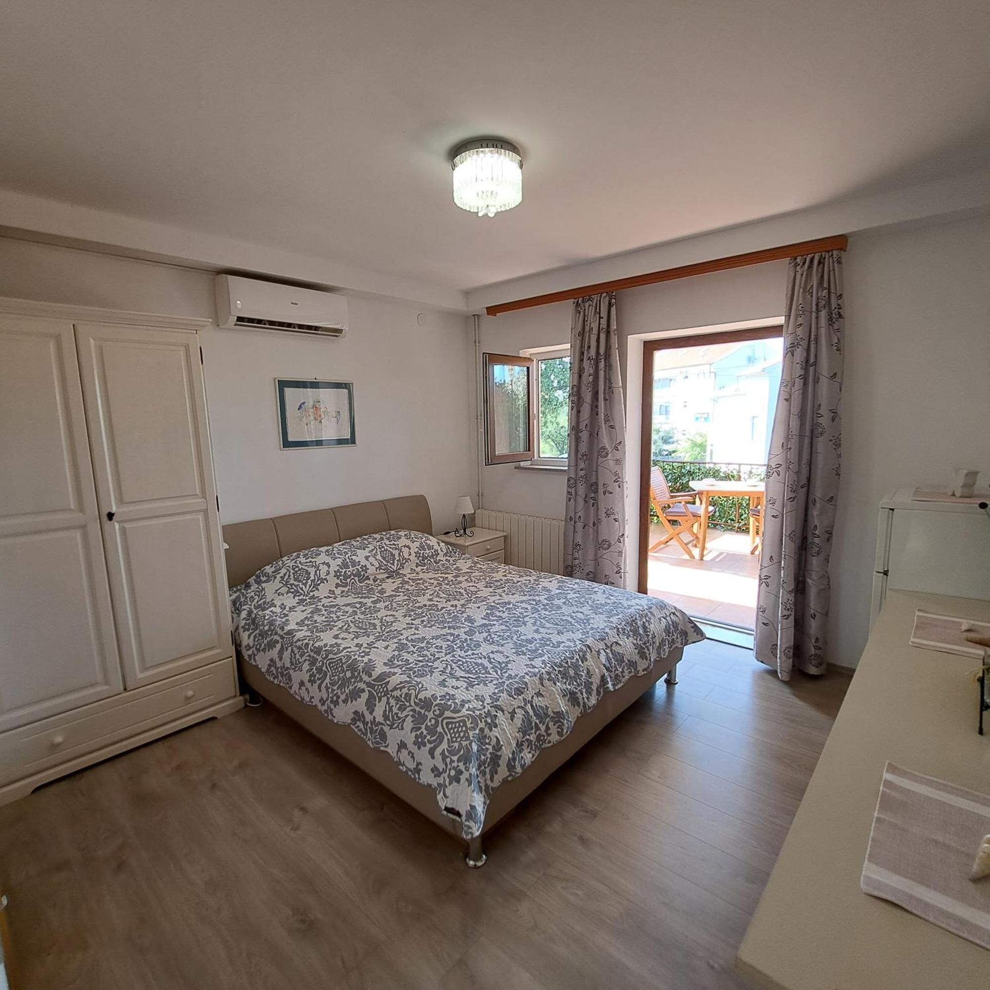 Apartment Jelka Malinska Extérieur photo